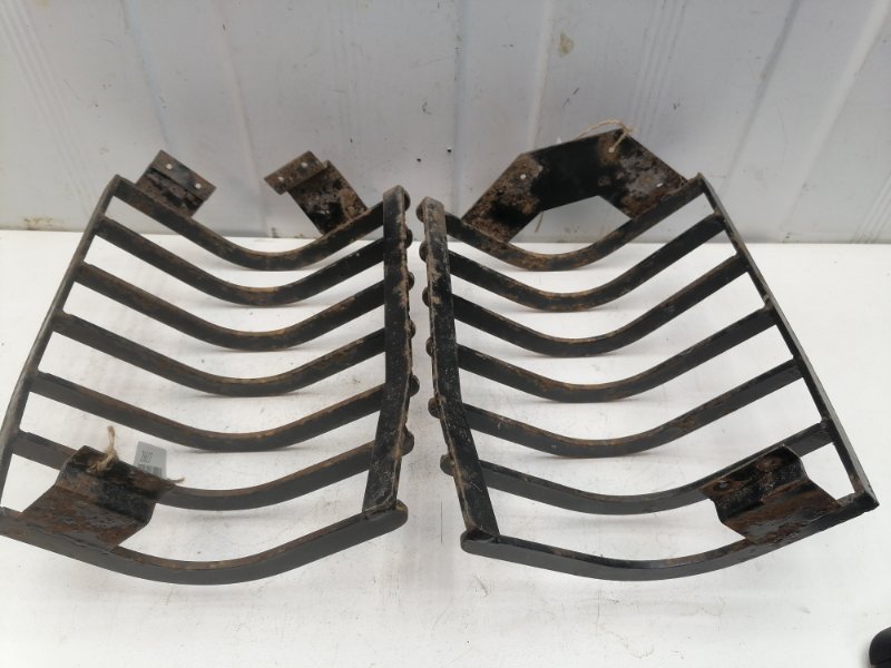 Накладка фонаря Mitsubishi Pajero II