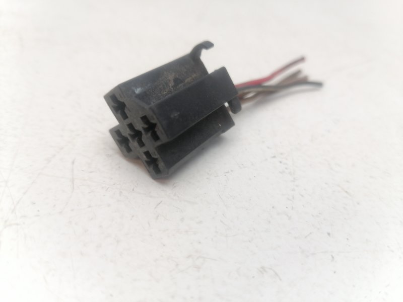 Клемма ( разъем ) Volkswagen Golf 3