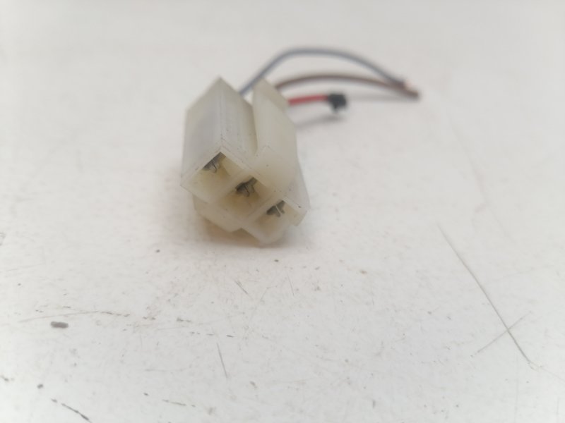 Клемма ( разъем ) Volkswagen Golf 3