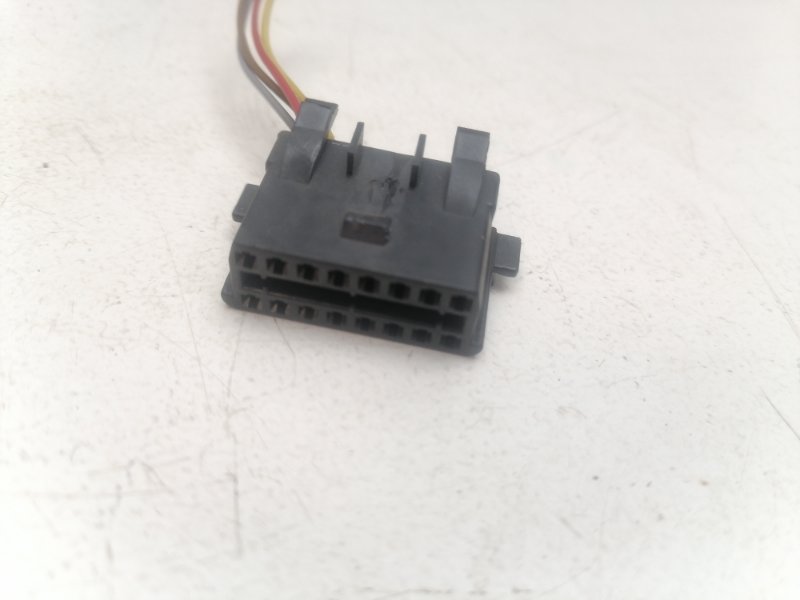 Клемма ( разъем ) Volkswagen Golf 3