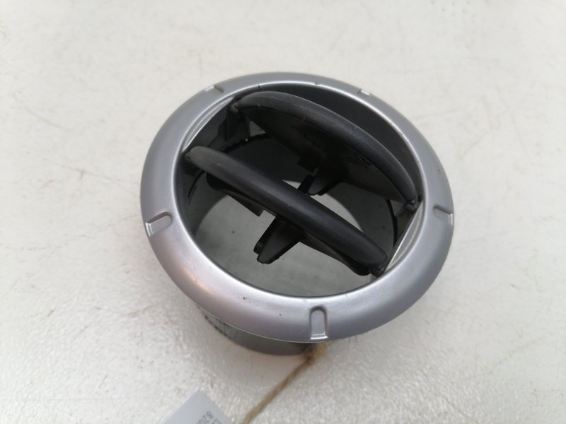 Дефлектор воздушный Lada Largus