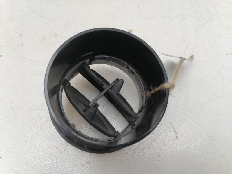 Дефлектор воздушный Lada Largus