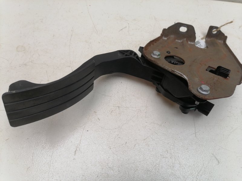 Педаль газа Lada Largus