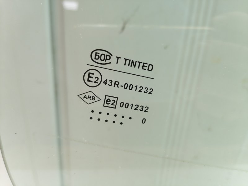 Стекло двери Lada Largus 2020