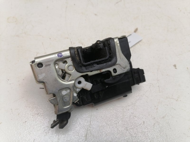 Замок двери Lada Largus 2020