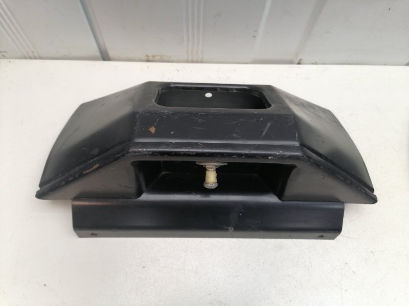 Кронштейн сидения Volkswagen Multivan T4