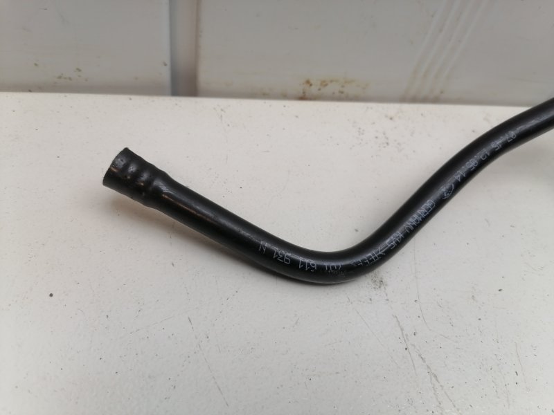 Трубка вакуумная Volkswagen Transporter T4