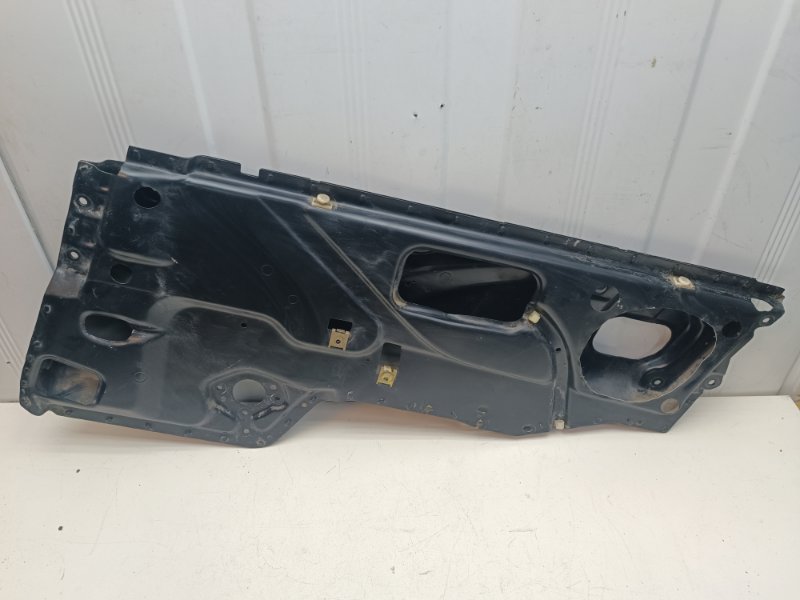 Рамка стекла двери Audi 80 1986 - 1991 B3