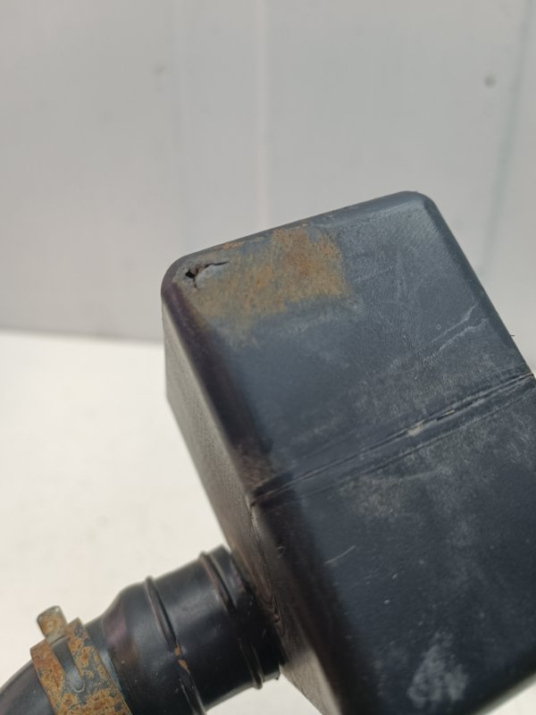 Резонатор воздушного фильтра Opel Omega B