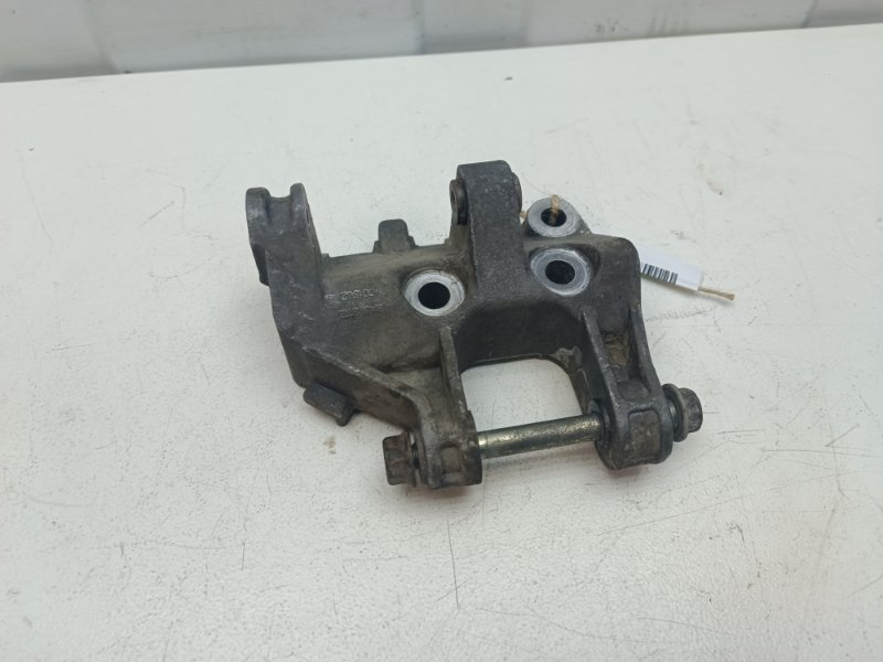 Кронштейн генератора Ваз 2110