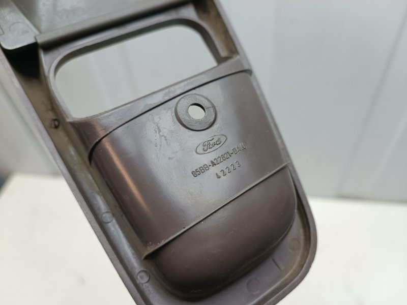 Крышка ремня безопасности Ford Sierra GBC