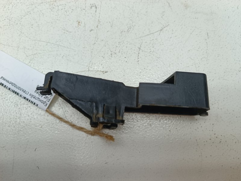 Кронштейн стеклоподъемника Fiat Albea