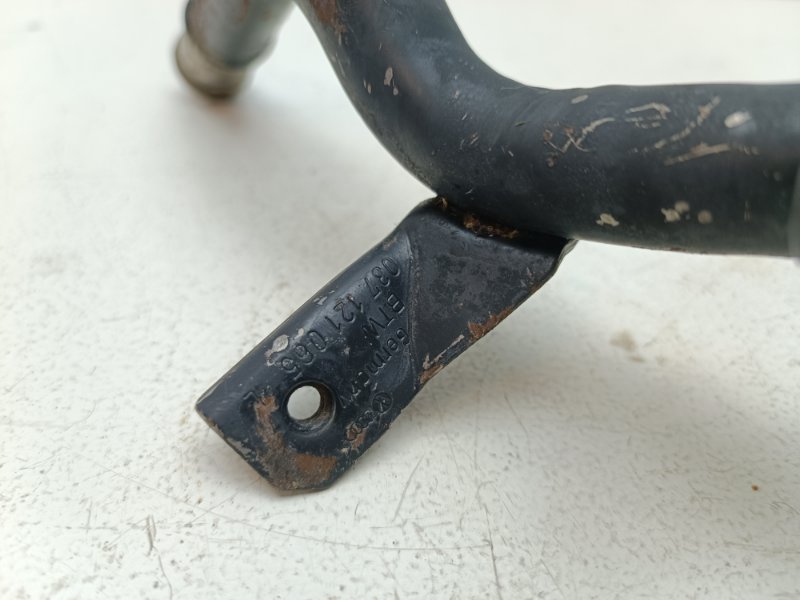 Трубка охлаждения Volkswagen Passat B4