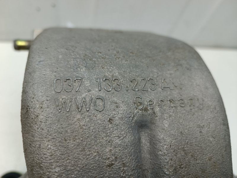 Коллектор впускной Volkswagen Passat B4