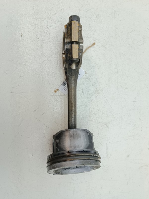 Шатун с поршнем Volkswagen Passat B4