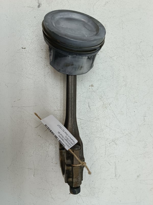 Шатун с поршнем Volkswagen Passat B4