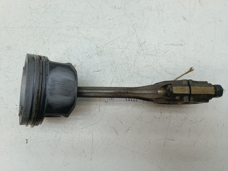 Шатун с поршнем Volkswagen Passat B4