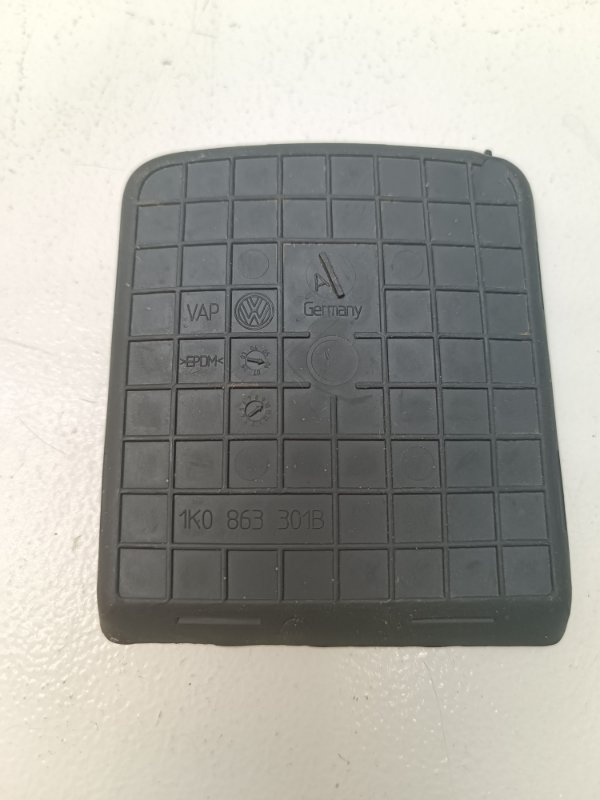 Коврик бардачка Volkswagen Golf 6