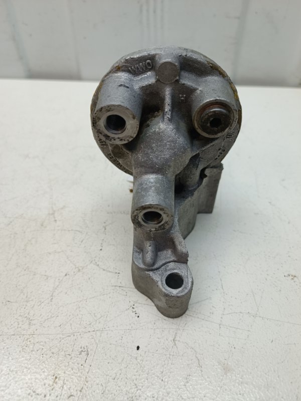 Корпус масляного фильтра Volkswagen Passat B4