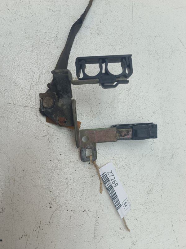 Кронштейн Volkswagen Passat B4