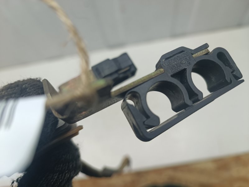 Кронштейн Volkswagen Passat B4