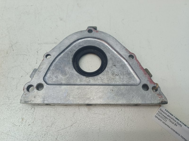 Крышка двигателя Volkswagen Passat B4