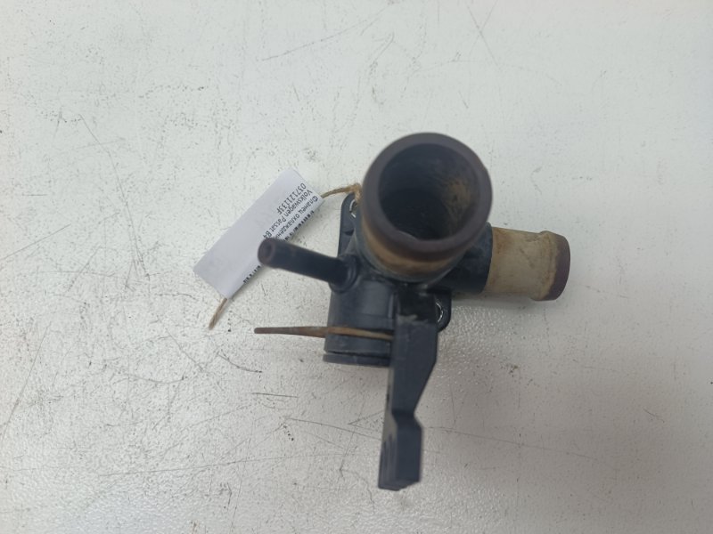 Фланец охлаждения Volkswagen Passat B4