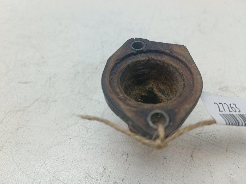 Фланец охлаждения Volkswagen Passat B4