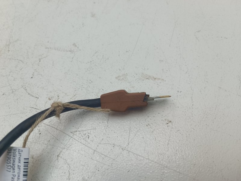 Датчик детонации Volkswagen Passat B4