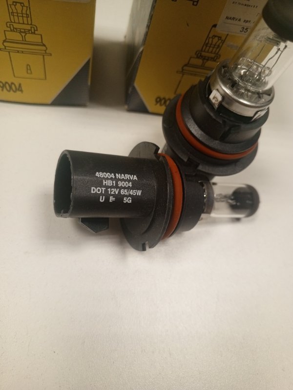 Лампа Toyota Corolla E90