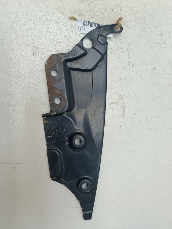 Щиток двигателя Volkswagen Passat B4