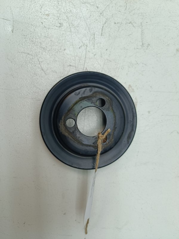 Шкив помпы Volkswagen Passat B4