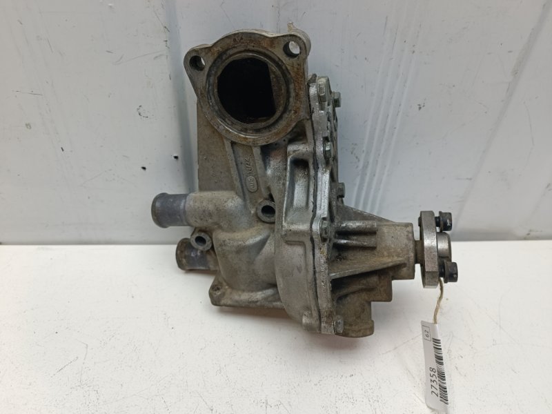 Насос водяной ( помпа ) Volkswagen Passat B4