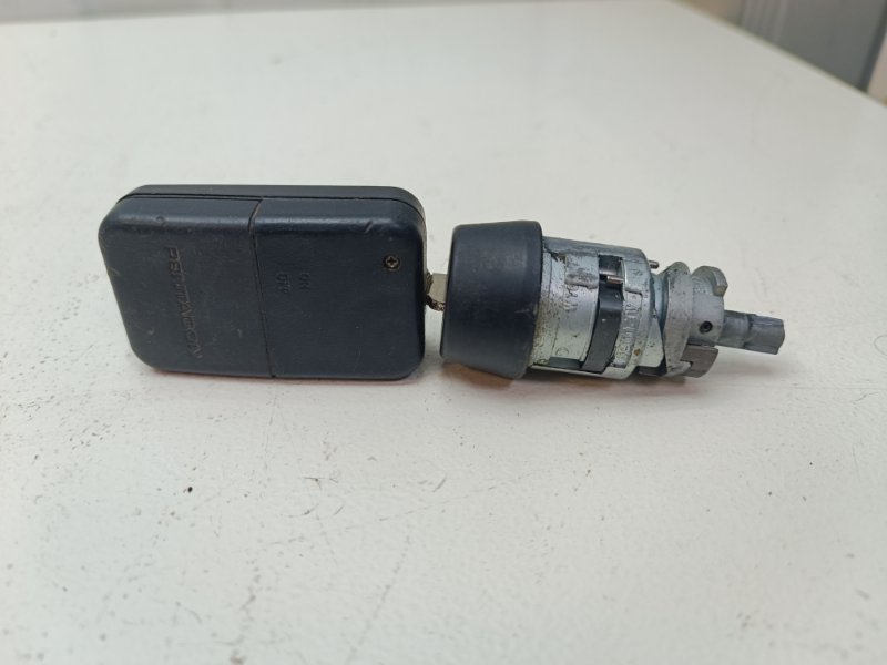 Личинка замка зажигания Volkswagen Transporter T4