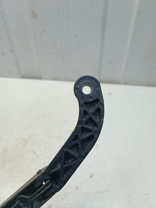 Поводок стеклоочистителя Audi 80 1986 - 1991 B3