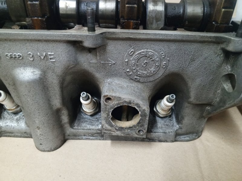 Головка блока цилиндров Volkswagen Passat B4