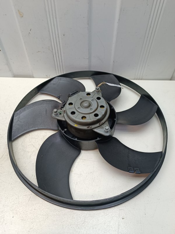 Вентилятор радиатора Lada Largus