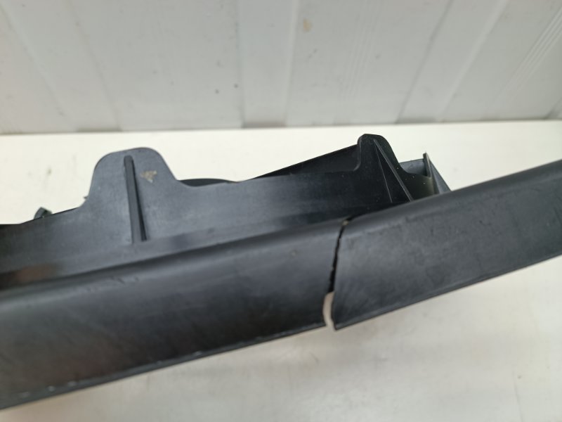 Кронштейн вентилятора Lada Largus