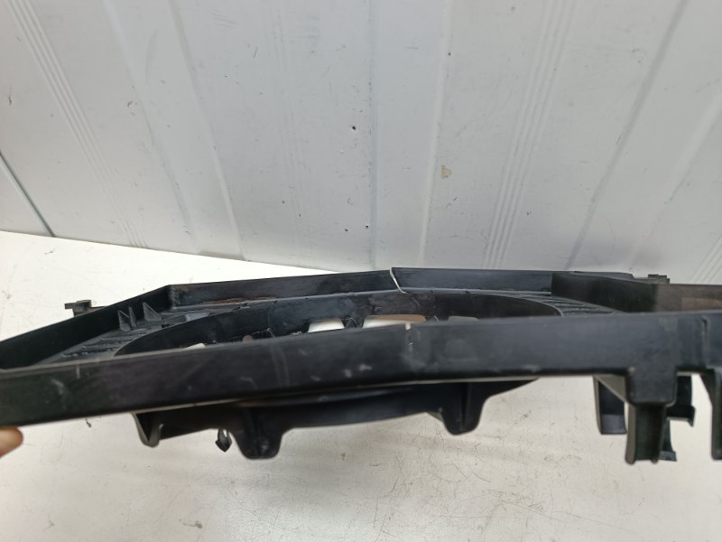 Кронштейн вентилятора Lada Largus