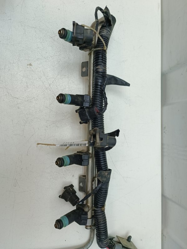 Рампа с форсунками Ваз 2110