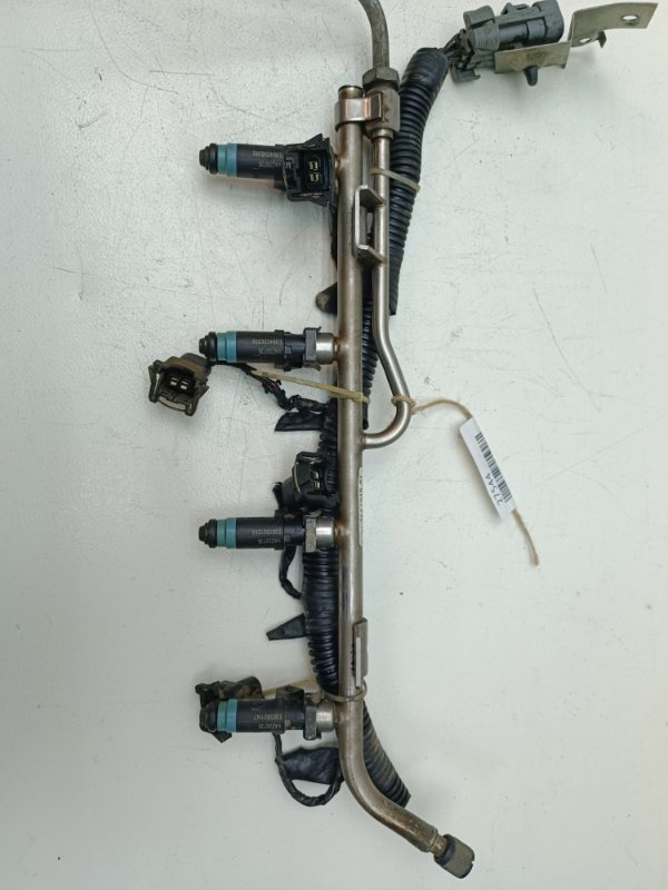 Рампа с форсунками Ваз 2110