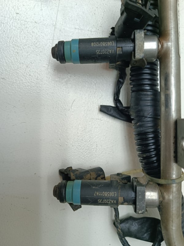 Рампа с форсунками Ваз 2110