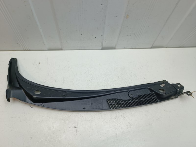 Накладка жабо (дождевик) Ваз Калина