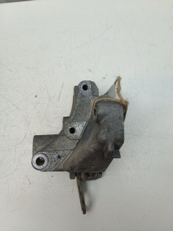 Кронштейн Ваз 2112