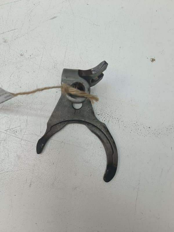 Вилка кпп Chery Amulet A15