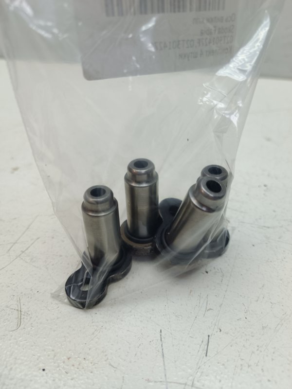 Ось вилки кпп Skoda Fabia