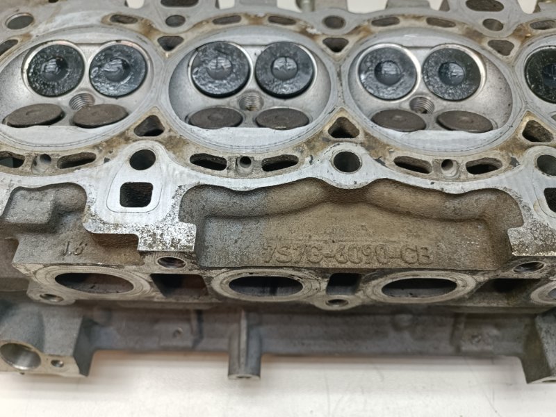 Головка блока цилиндров Ford Fusion