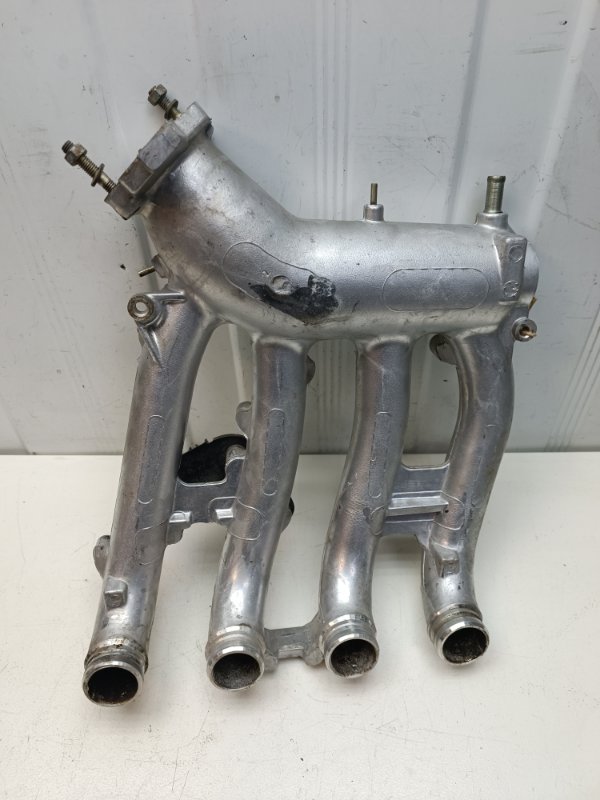 Коллектор впускной Ваз 2110