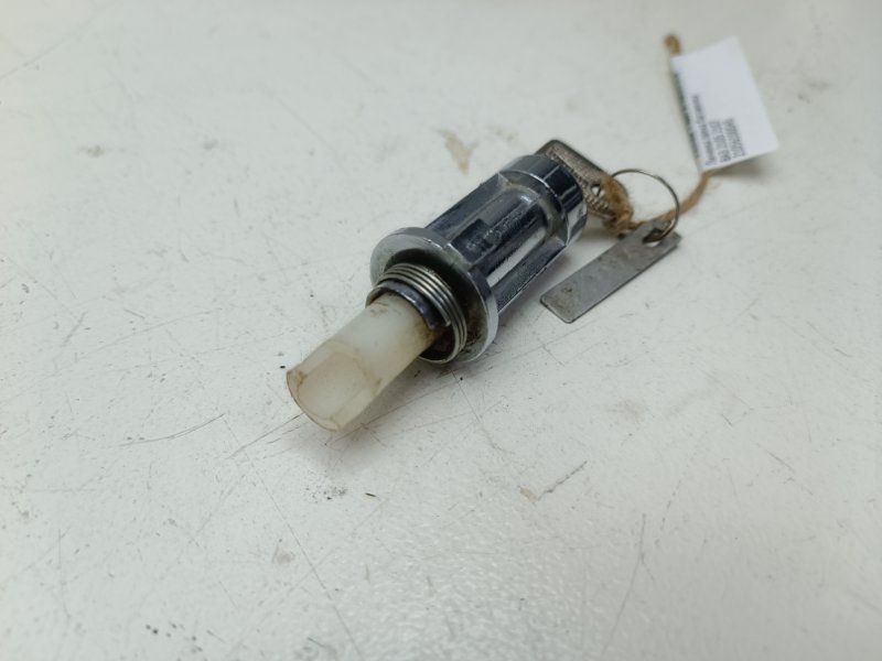 Личинка замка багажника ВАЗ 2105 2107