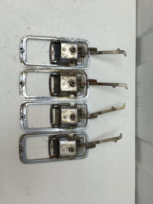 Ручка двери внешняя Газ 3110 Волга